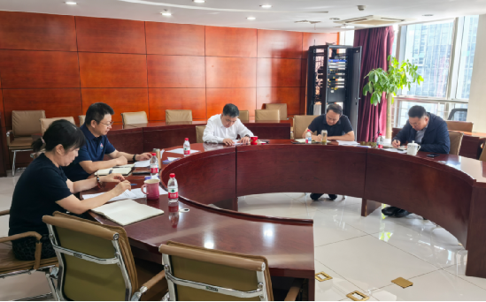 留服中心党委理论学习中心组召开2025年第三次集体学习会议