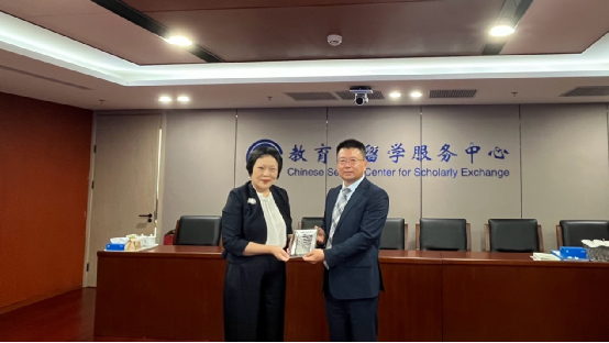 夏建辉副主任会见澳大利亚蒙纳士大学副校长杨爽一行
